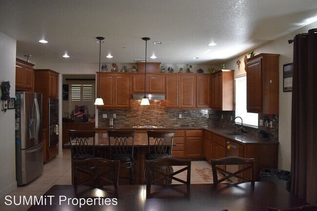 Foto del edificio - 4 br, 3.5 bath House - 460 Salisbury Circle