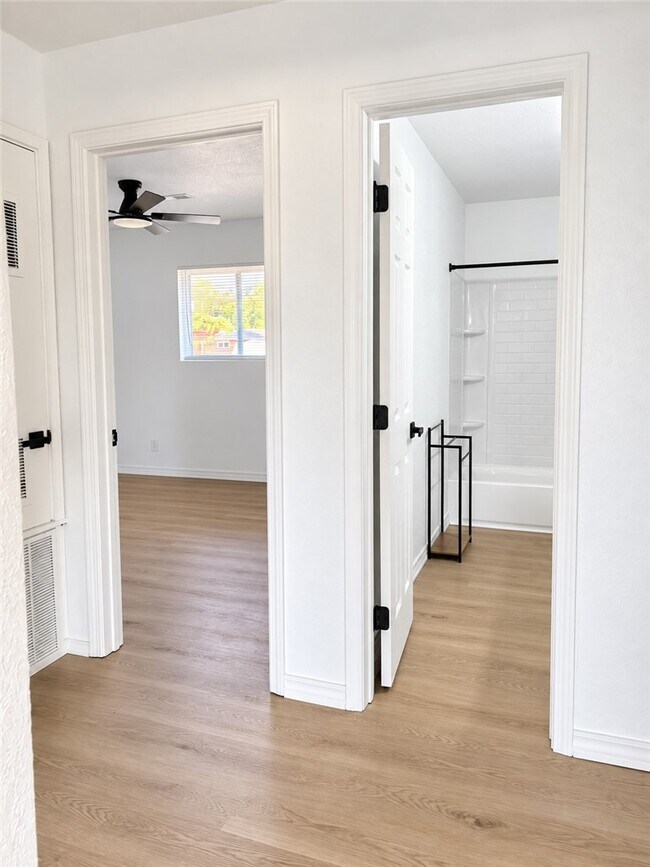 Foto del edificio - 1325 W Price Ln