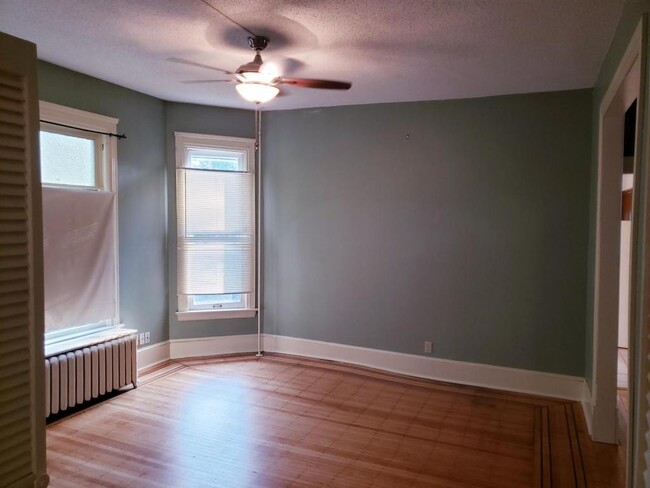 Foto del edificio - 2644 Emerson Avenue S