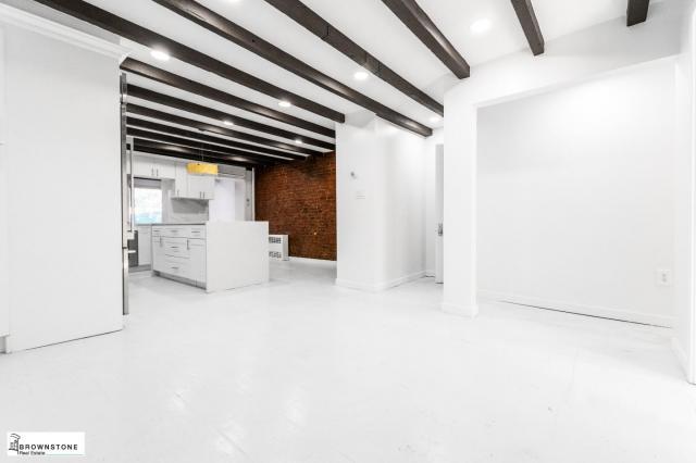 Foto del edificio - 3 bedroom in BROOKLYN NY 11231