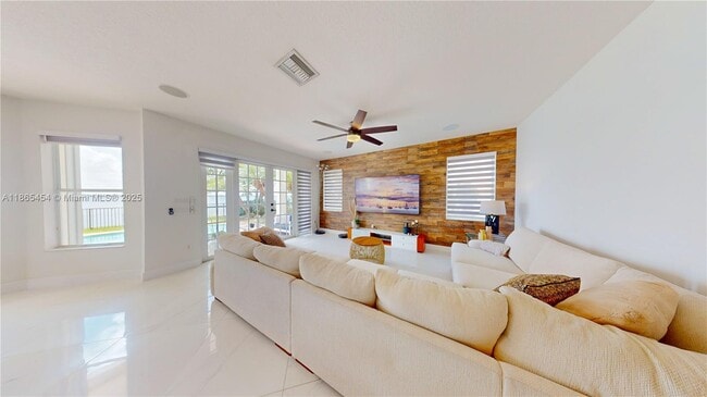 Building Photo - 5092 SW 173rd Ave