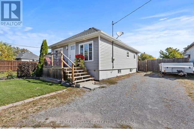 Building Photo - 35 Leeper St