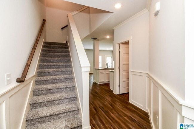 Foto del edificio - 5545 Cathwick Dr
