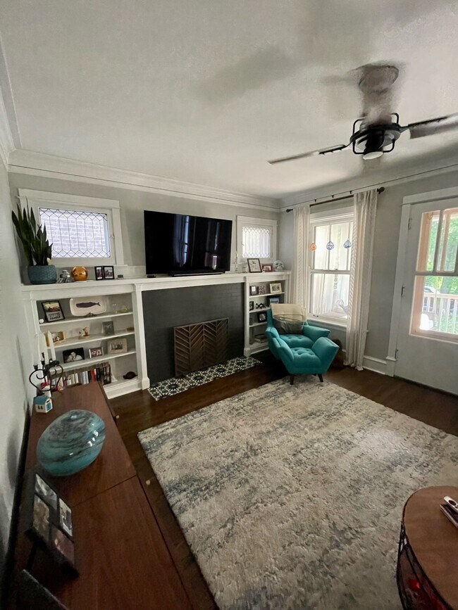 Living Room - 1835 W Lunt Ave