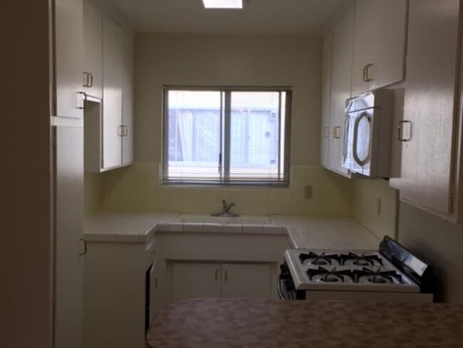 Interior Photo - 1241 Boynton St