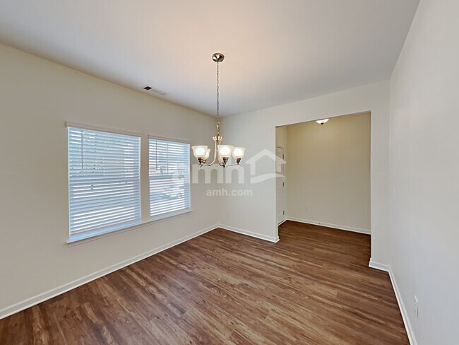 Foto del edificio - 142 Cheatham Hill Ln