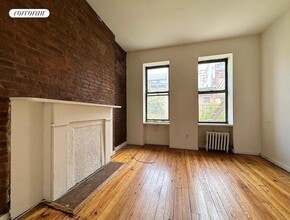 Building Photo - 306 W 21st St