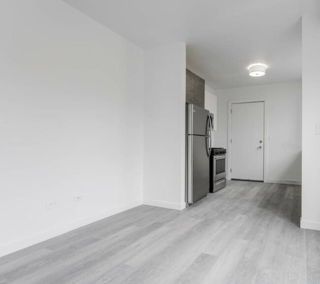 Foto del edificio - 1704 W Glenlake Ave