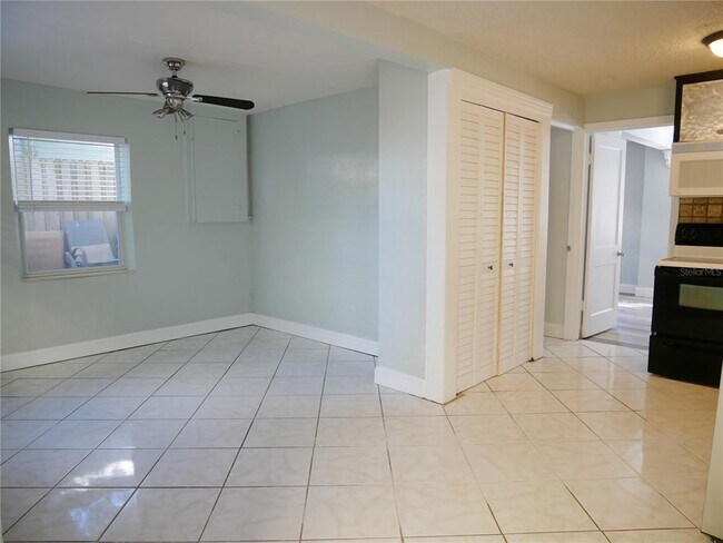 Building Photo - 7301 Sunset Way