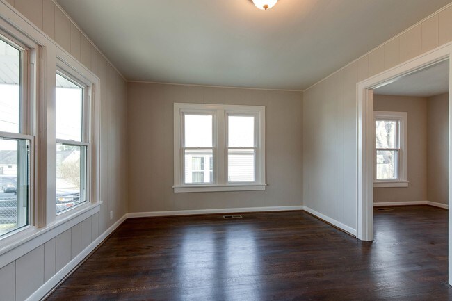 Building Photo - Renovated Cottage Home in Old Hickory