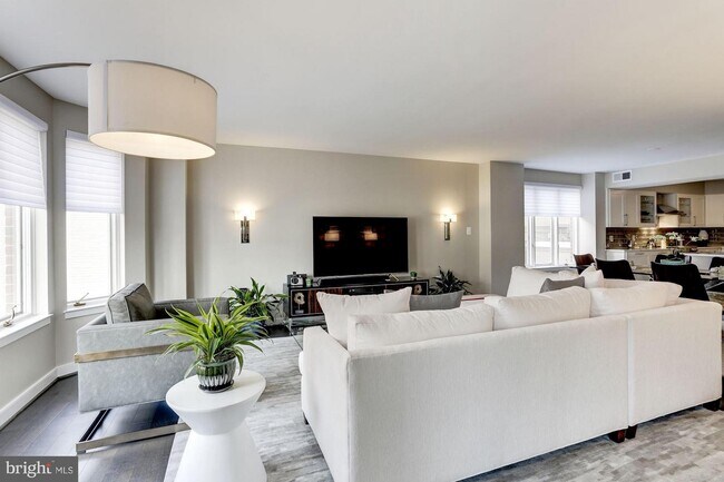 Foto del edificio - 1045 31st St NW