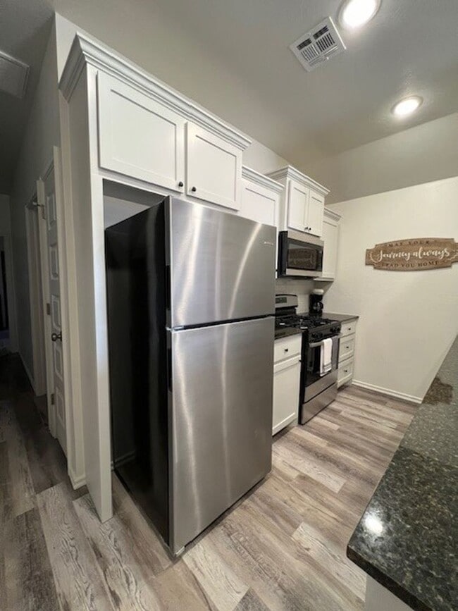 Foto del edificio - 1212 SW Oklahoma Ave