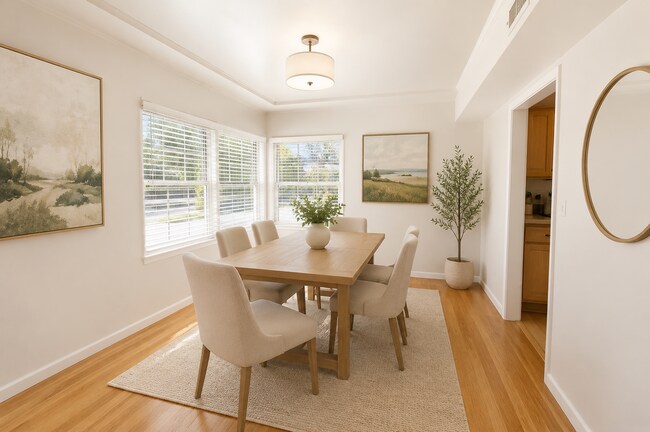 Foto del edificio - LARGE 4 Bedroom Home on Mesita! (Enclosed Back Yard!!)
