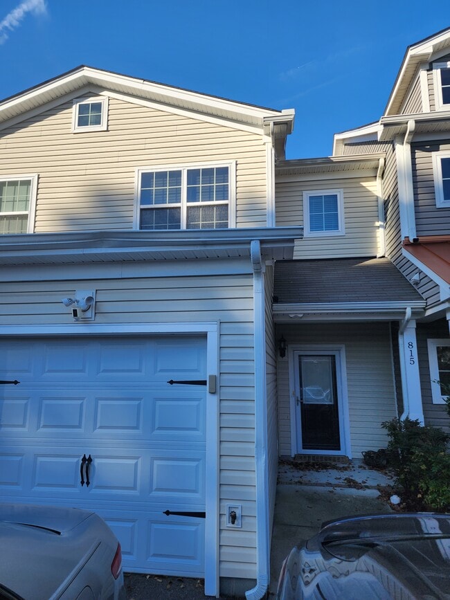 Building Photo - 815 Muth Ln