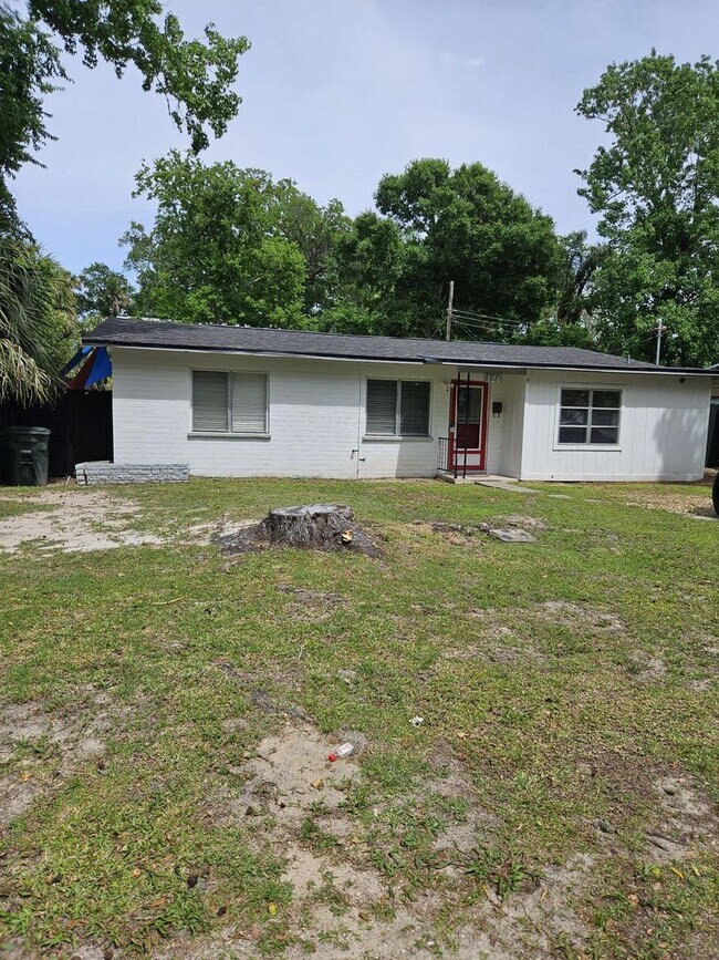 Building Photo - 3 bedroom 2 bath home