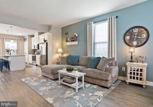 Building Photo - 211 Ontario Dr