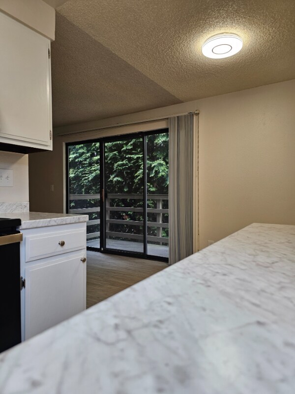 Foto del edificio - 3032 60th Ave SW