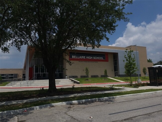 Building Photo - 6119 Darnell St