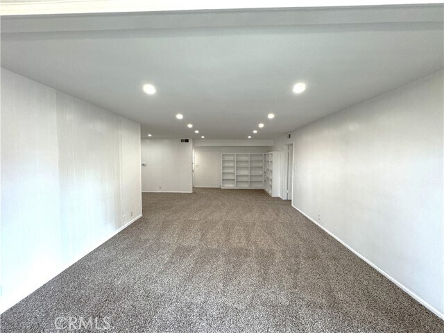 Foto del edificio - 289 S Barrington Ave
