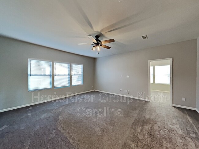 Building Photo - 266 Whispering Hills Dr