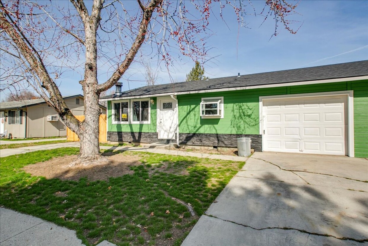 Primary Photo - Beautifully Updated Duplex in Southeast Boise