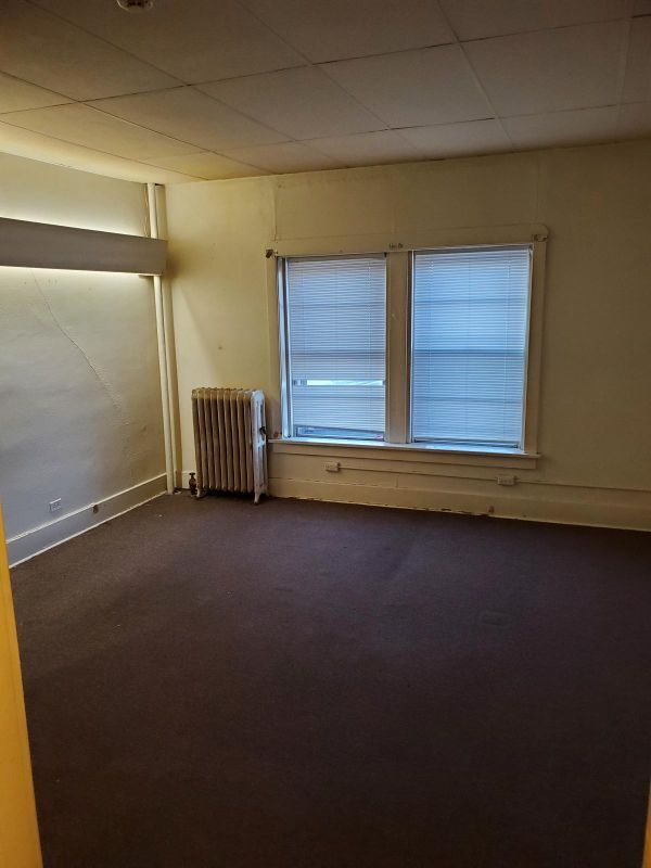 Open Room - 11 N Van Buren Ave