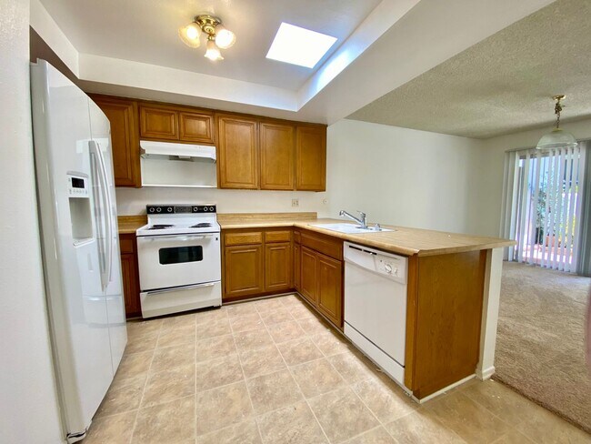 Foto del edificio - 3654 Summershore Ln