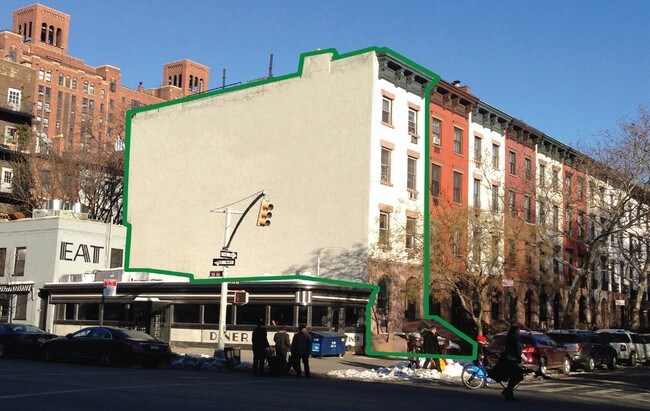 Building Photo - 491 W 22nd St