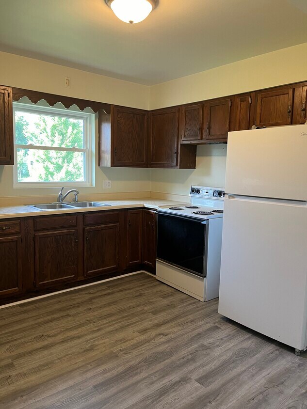 Foto principal - 108 W South St
