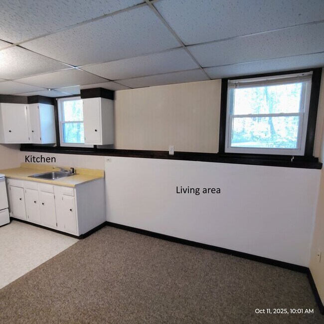 Foto del edificio - 124 Mammoth Rd