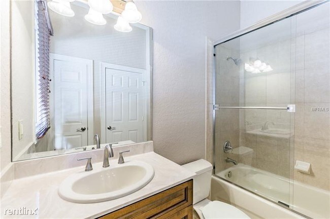 Foto del edificio - 641 Saxony Blvd