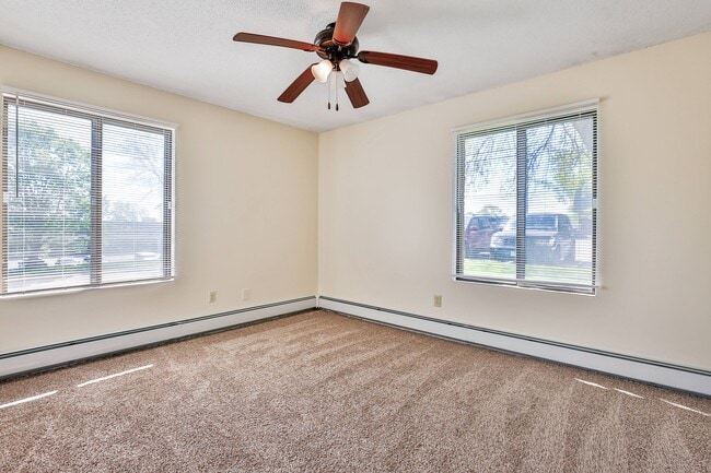 Eagle Pointe Bedroom - Eagle Pointe Apartments