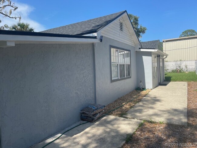 Foto del edificio - 255 Oak Ln