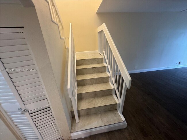 Foto del edificio - 6521 Racquet Club Dr