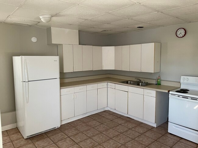 Kitchen - 26 W Polk Ave