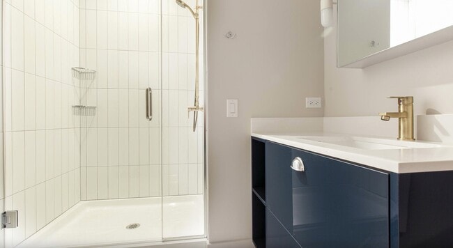 Photo - 688 N LaSalle St Apartment