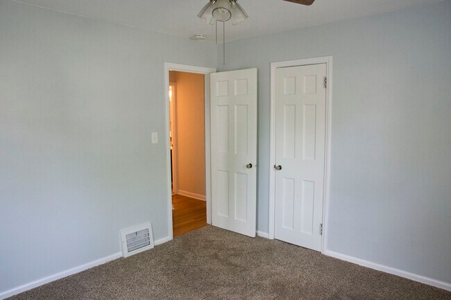 Foto del edificio - 1242 Genesee Ave