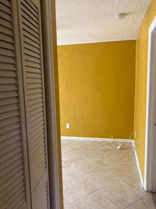 Building Photo - 1615 Avenue E