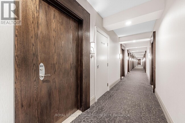 Building Photo - 438 Richmond St W