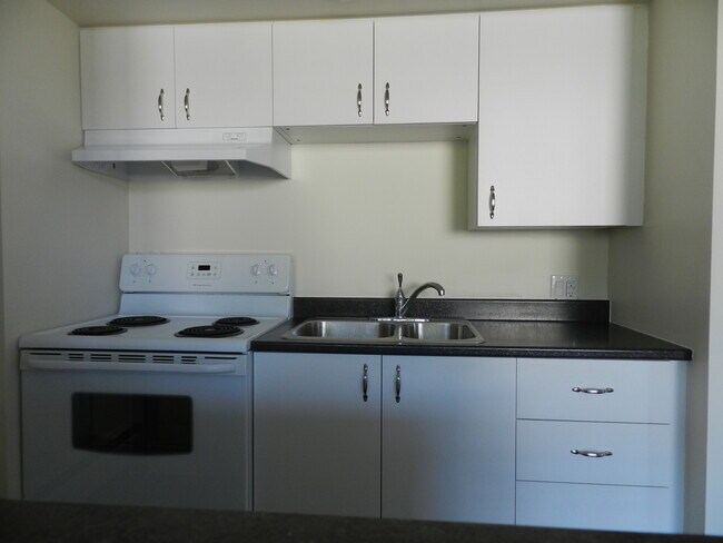Photo du bâtiment - ONE BEDROOM APARTMENT AVAILABLE- LOCATED N...