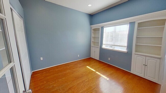 Building Photo - **MOVE-IN SPECIAL** Beautiful 3 bed 2 bath...