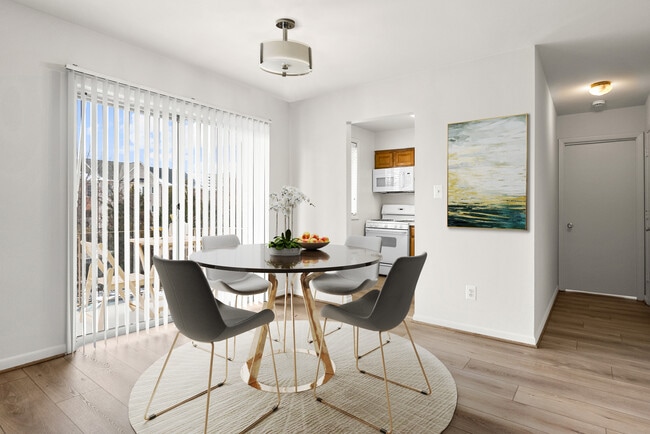 Building Photo - International Apartments