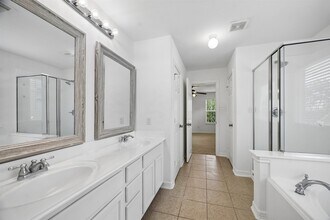 Building Photo - 13926 Tinsley Ct