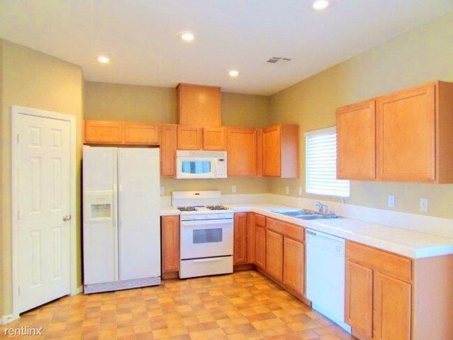 Building Photo - 2166 Trebbiano Way