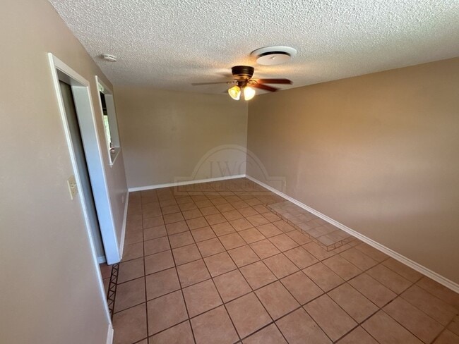 Building Photo - 3202 Brookbend Dr