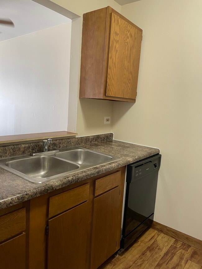 Foto del edificio - Moore Court Apartments