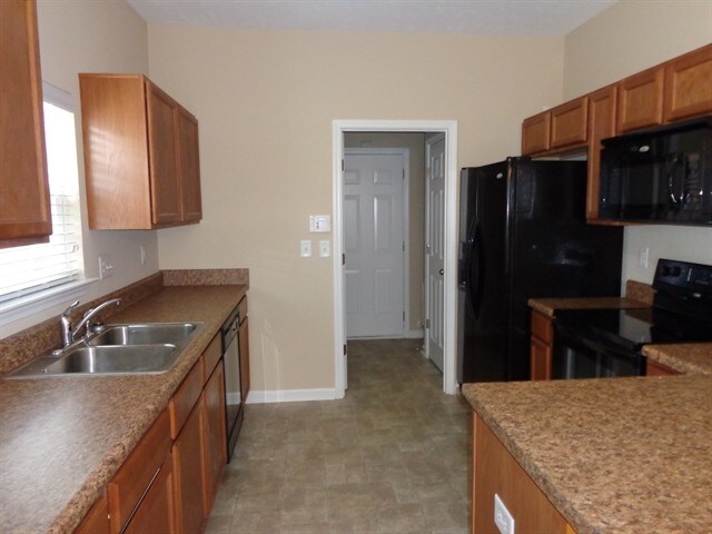 Building Photo - 5580 Hickory Park Drive