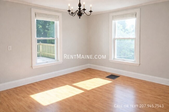 Building Photo - 92 Fling St