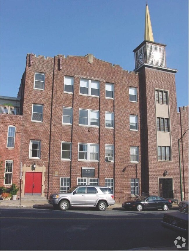 Building Photo - 923 S East Ave
