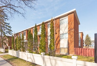 Building Photo - Merle Manor